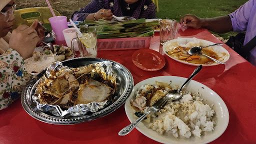 Kedai Makanan dan Minuman Relax