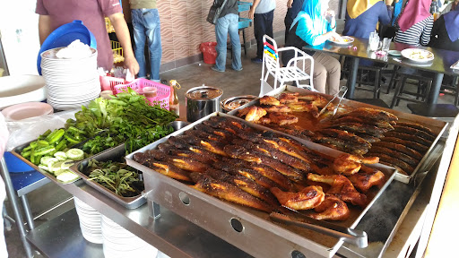 KEDAI MAKAN ABANG MAT