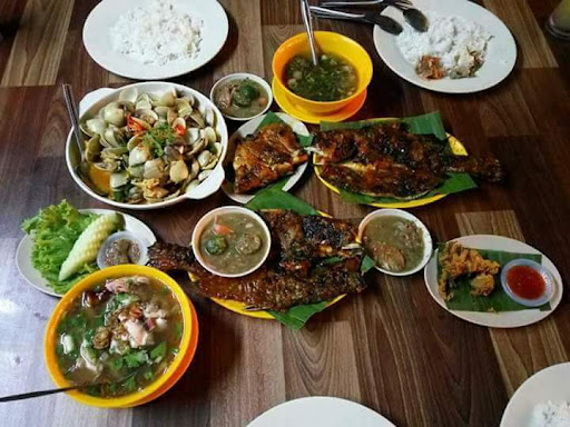 Restoran Rimbun Ikan Bakar & Daging Salai Mat Top