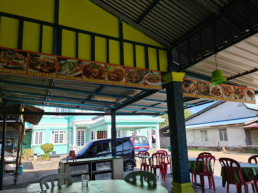 Kiosk Ikan Bakar dan Selera Kampung