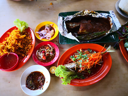 Restoran KST Selera Ikan Bakar | Induk