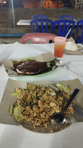 ikan bakar station keretapi Pulau Sebang