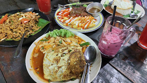 N Rustic Corner, and Barbershop