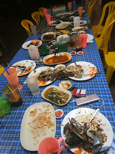 Medan Selera Pengkalan Balak