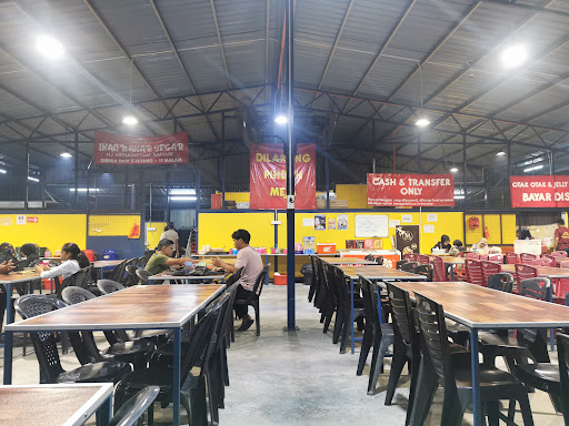 Ikan Bakar Segar Hj Musa / Akmal Bahari