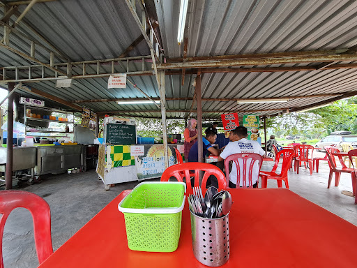 SARAPAN PAGI TEPI SUNGAI