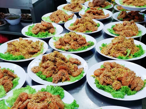 Yacht Muslim Halal Seafood Restaurant