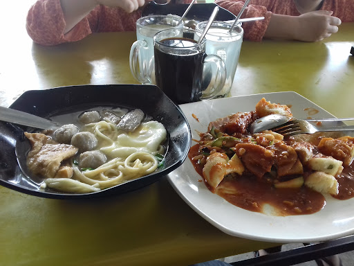 Joe Mee Calong & Keropok Beserah