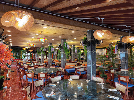 Merah Merah Di Atas Ombak