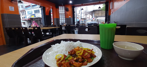 Restoran Mat Rock | Ayam Goreng Kunyit | Gerbang Malam Ipoh