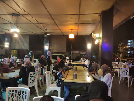 Restoran D’Muroh ( Jalan Teluk Muroh / Teluk Batik, Lumut, Perak )