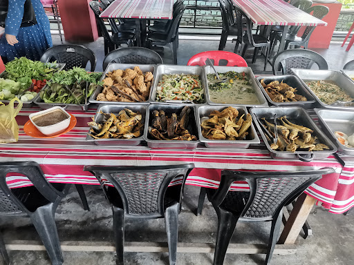 Warung Muhibbah Gulai Sembilang ( Jln Teluk Muroh - Teluk Batik, Padang Tembak, Lumut, Perak )