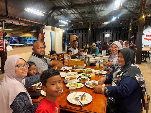 Mangostana Restaurant • Kg Perak