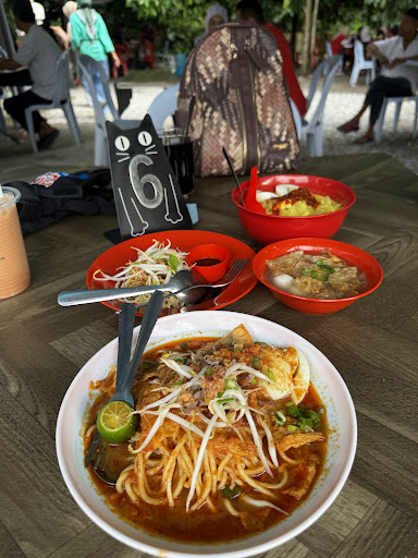 Warung Mak Linda Bawah Pokok Manggis Batu Tiga Temoh