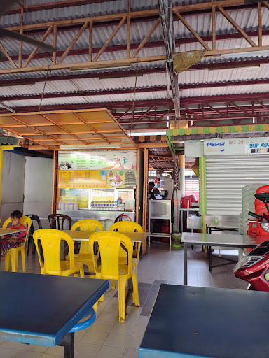 Medan Selera Menara Condong ( Teluk Intan, Perak )