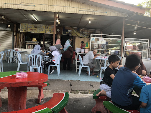 Gerai Warisan Pak Amu (Nasi Lemak Mak Yang)