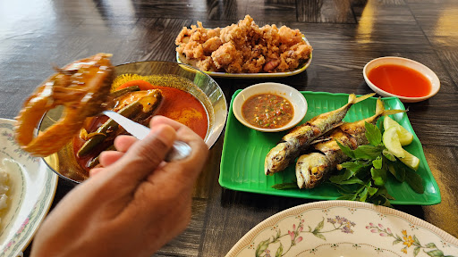 Azrina Gulai Panas