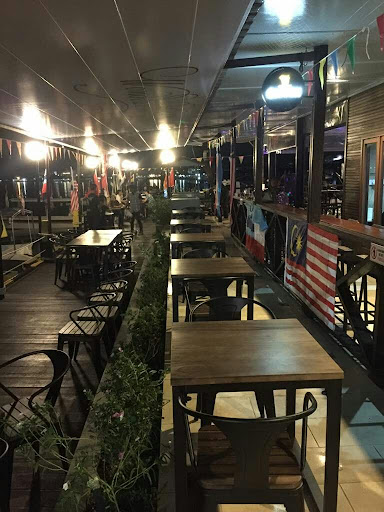 Wonderland Bistro