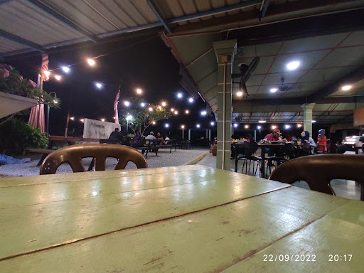 De' Kampung Cafe