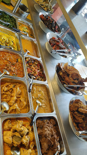 SALERO SOLOK by Azaz Kitchens