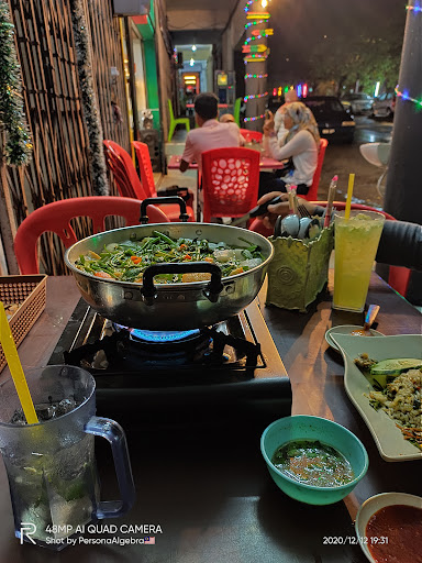 Kedai makan seven izlyn and western