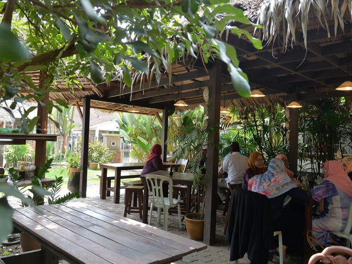 kedai makan impian desa